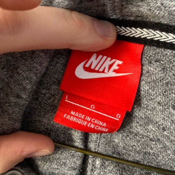 Nike Sweatshirt - Picture 2 of 2